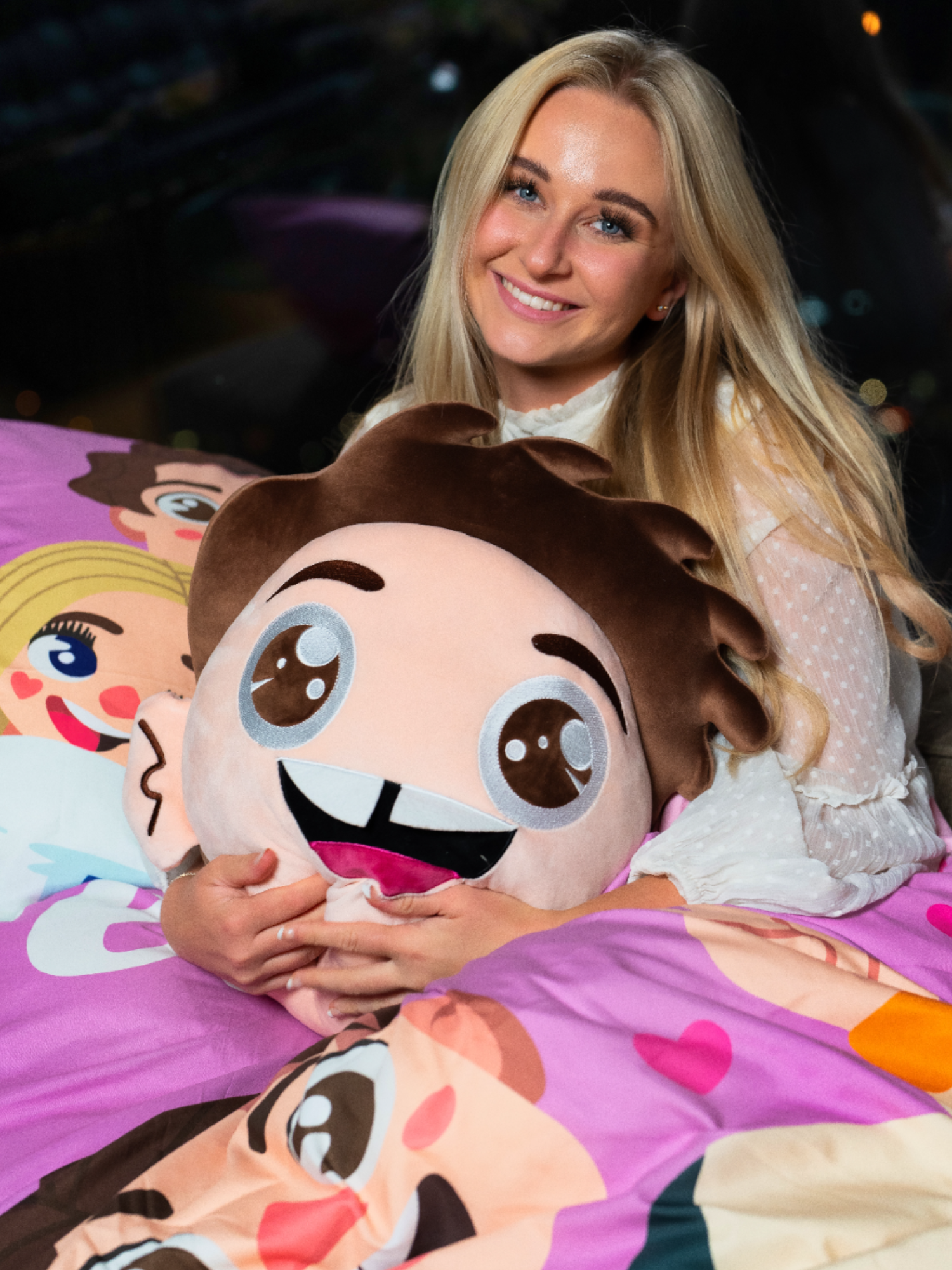 Alexander Husum - Squish Heads 40CM