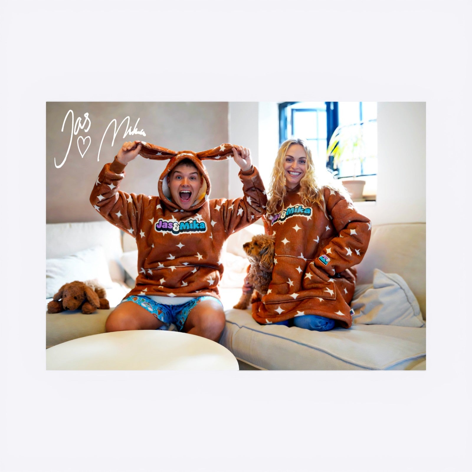 Jas & Mika Baloo Hoodie Plakat