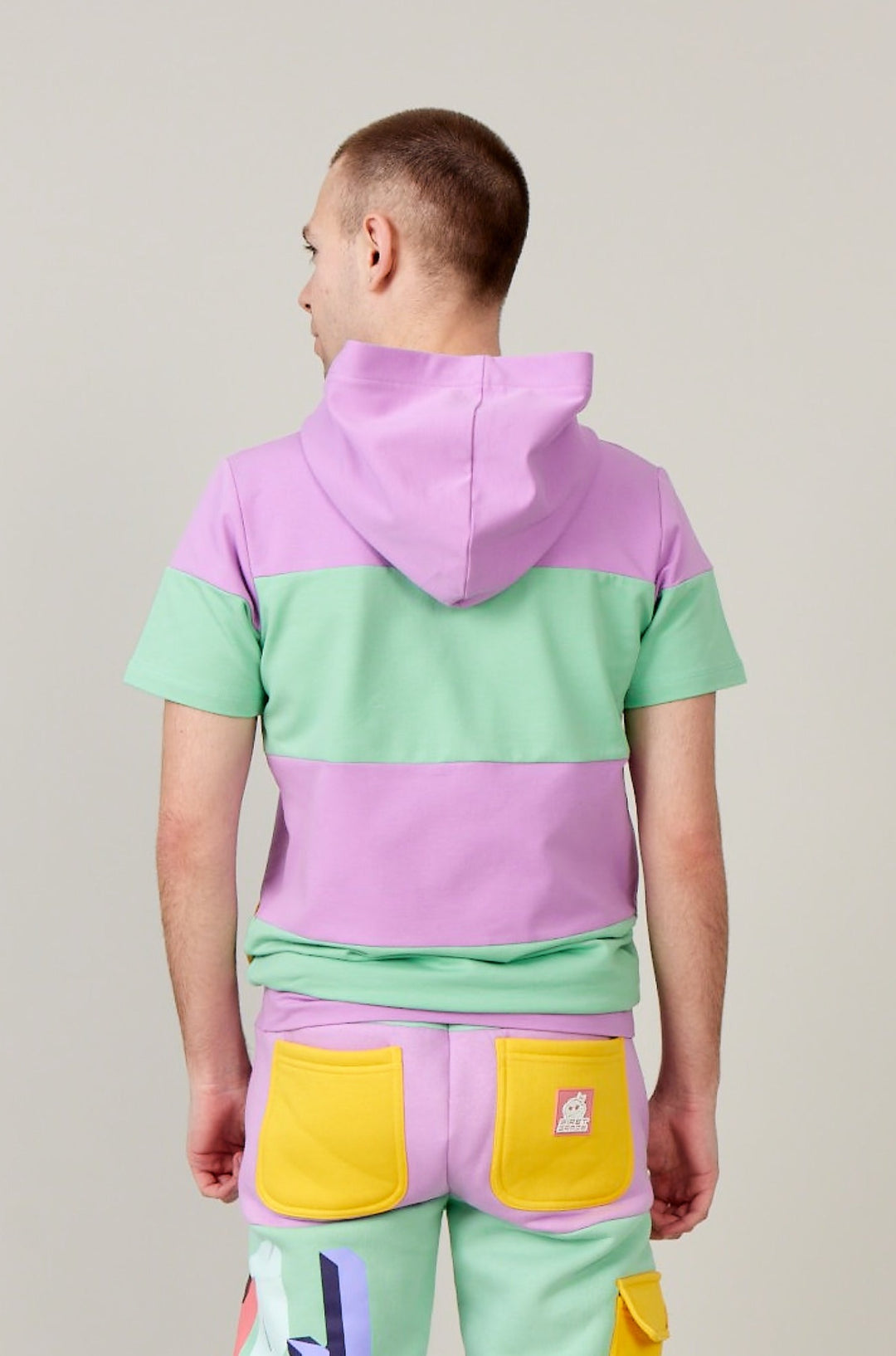 Morten Münster "OHØJ" - COLORFUL - T-Shirt m. Hætte